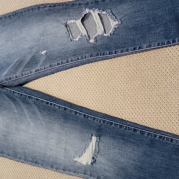 NWT BLANK NYC "Madison" Distressed High-Rise Crop Jeans Size:28 - Picture 6 of 12